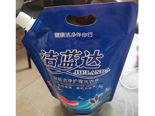 洁蓝达洗衣液